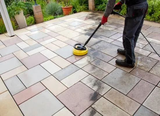 Détail d'un nettoyage de terrasse Clear Up